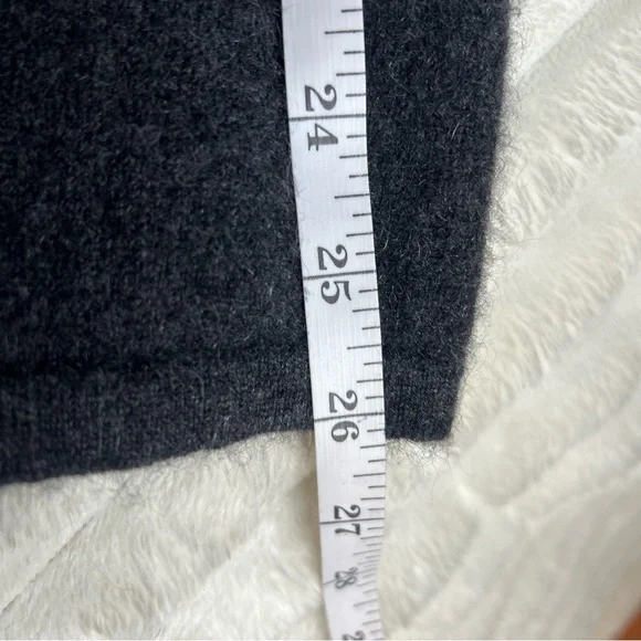 Lord & Taylor Cashmere Grey Turtleneck Sweater Womens XS - Picture 10 of 10